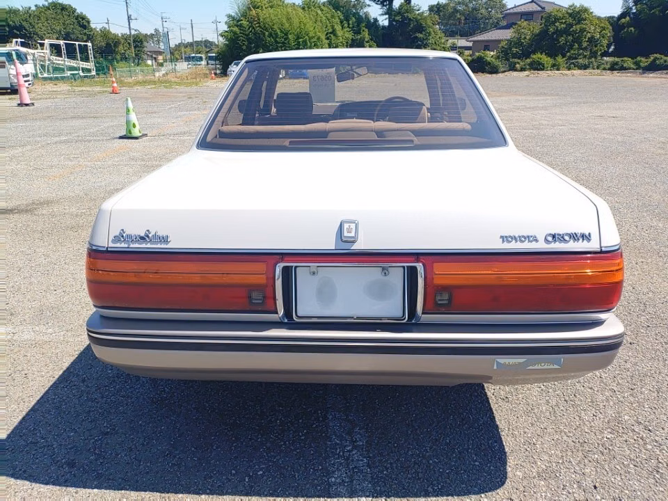 TOYOTA CROWN