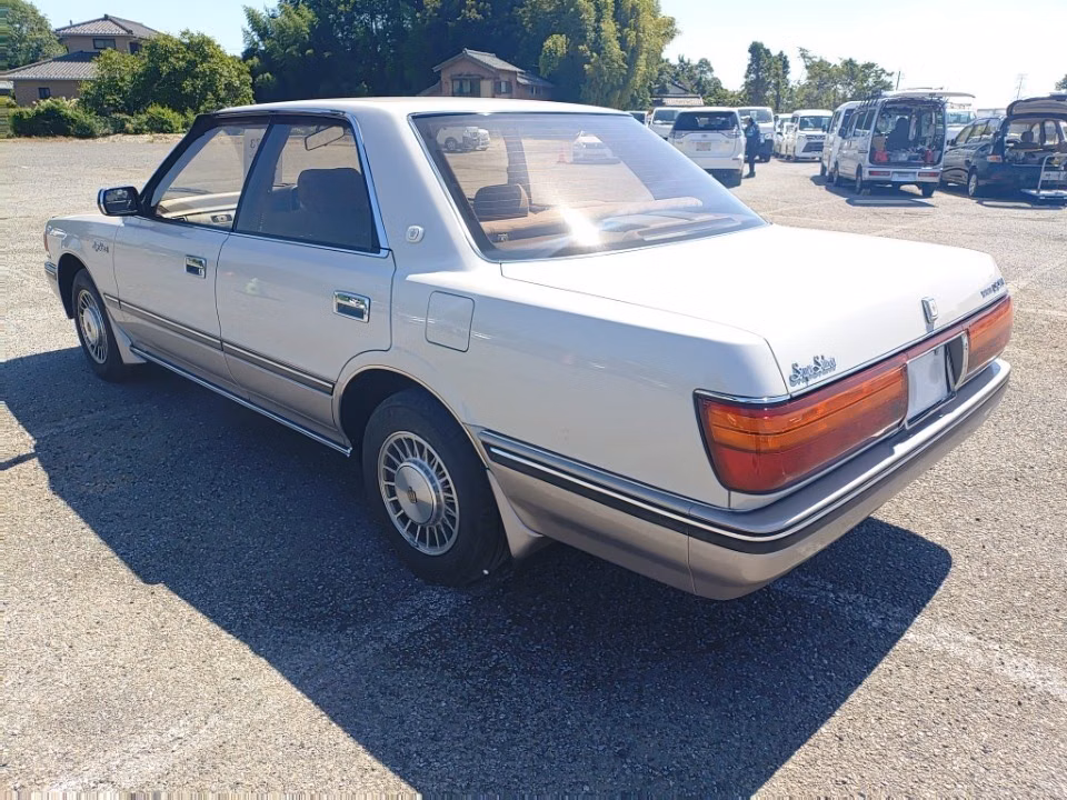 TOYOTA CROWN