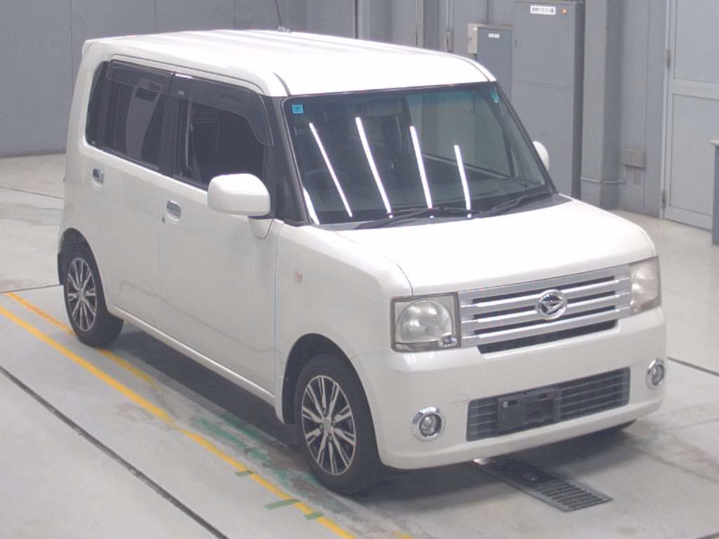 DAIHATSU MOVE CONTE