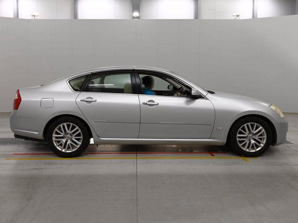 NISSAN FUGA