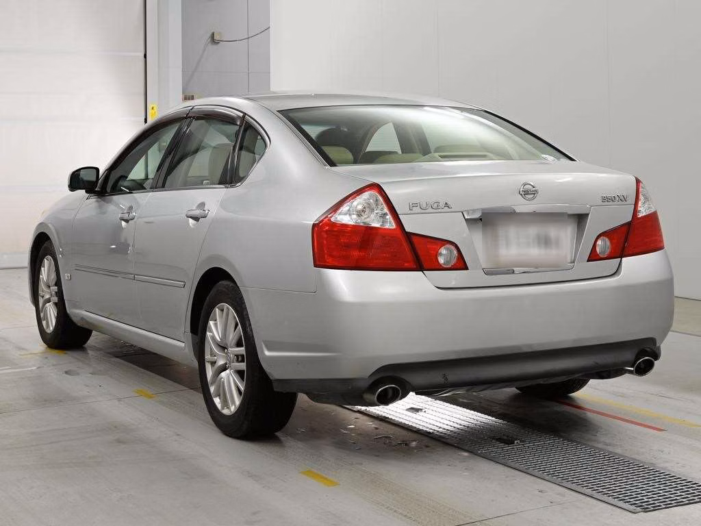 NISSAN FUGA