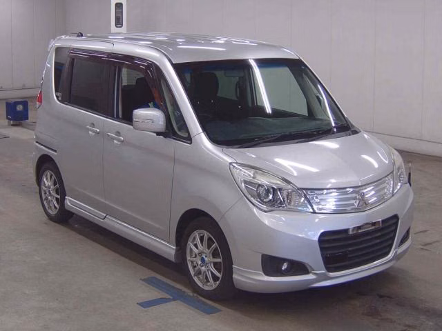 MITSUBISHI DELICA D:2