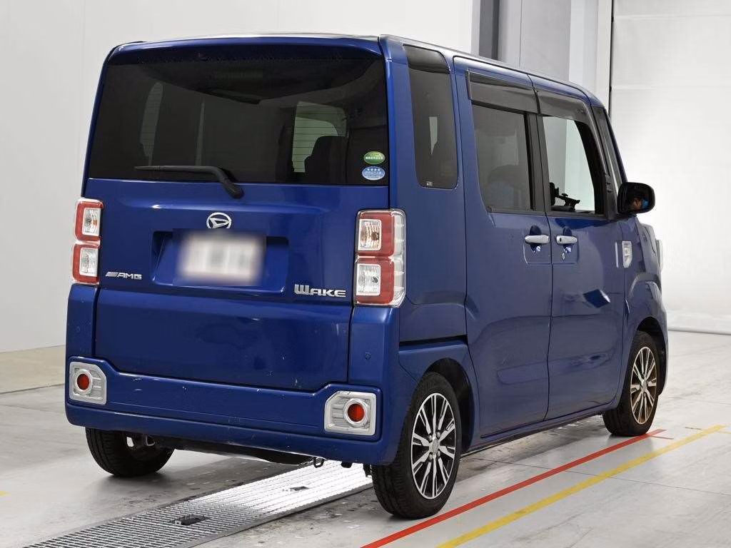 DAIHATSU WAKE