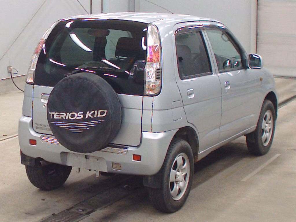 DAIHATSU TERIOS KID