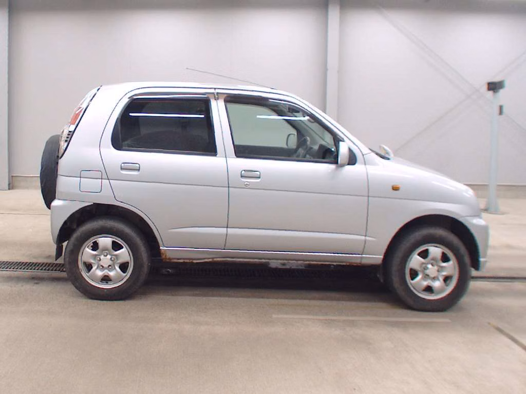 DAIHATSU TERIOS KID