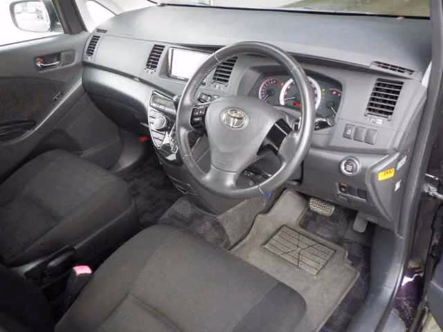 TOYOTA ISIS