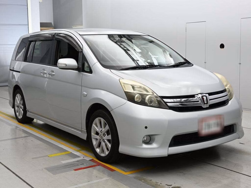 TOYOTA ISIS