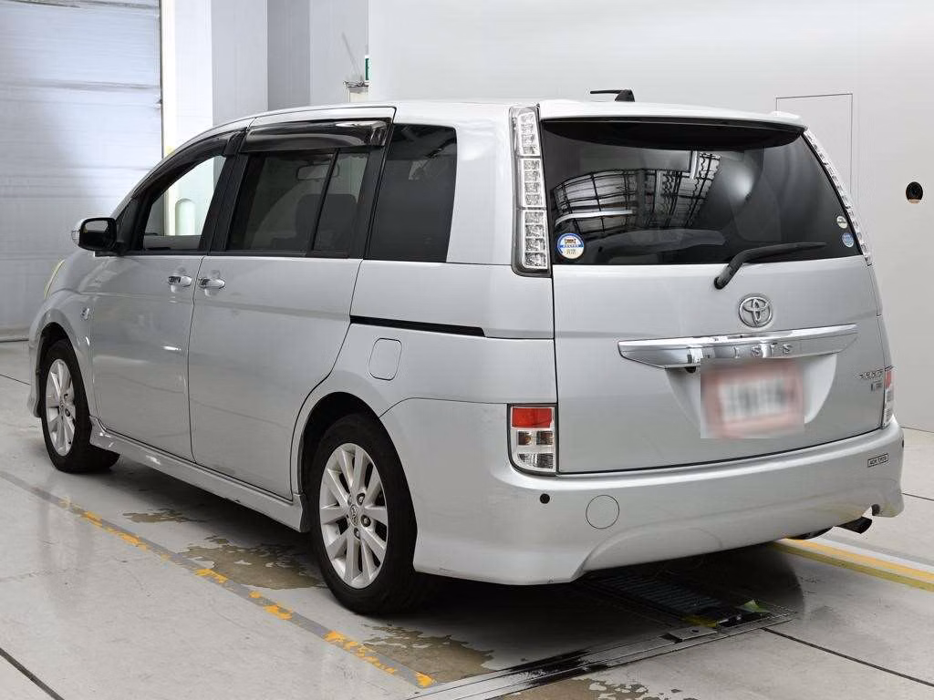 TOYOTA ISIS