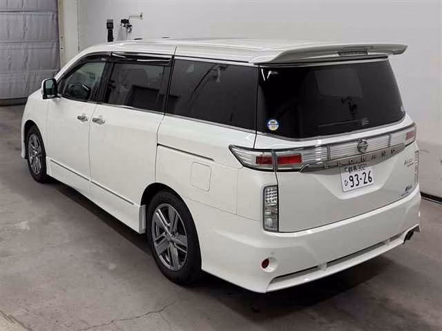 NISSAN ELGRAND