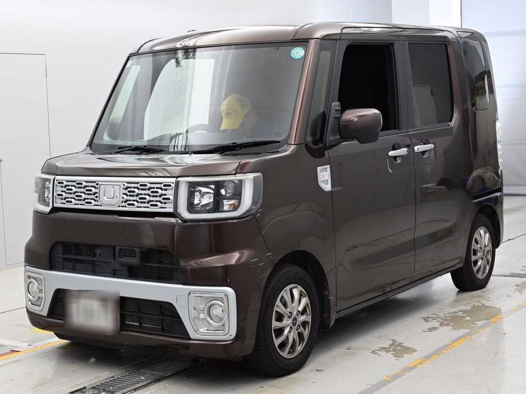 DAIHATSU WAKE