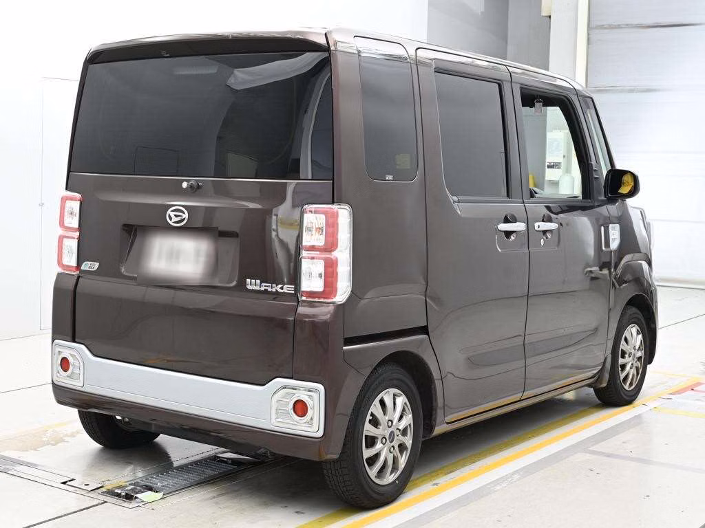 DAIHATSU WAKE
