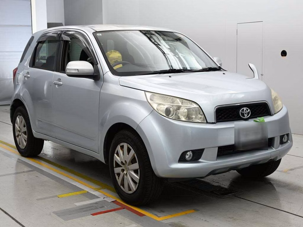 TOYOTA RUSH