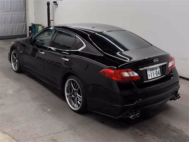 NISSAN FUGA