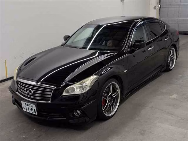 NISSAN FUGA