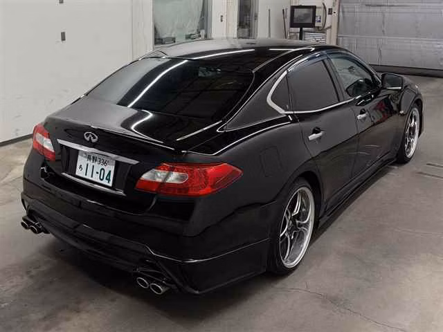 NISSAN FUGA