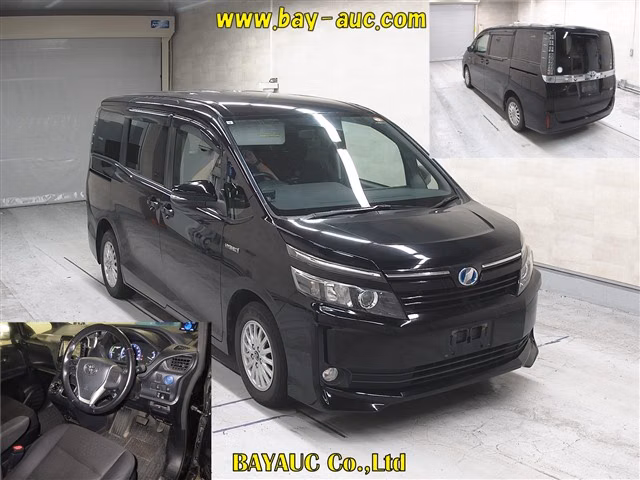 TOYOTA VOXY