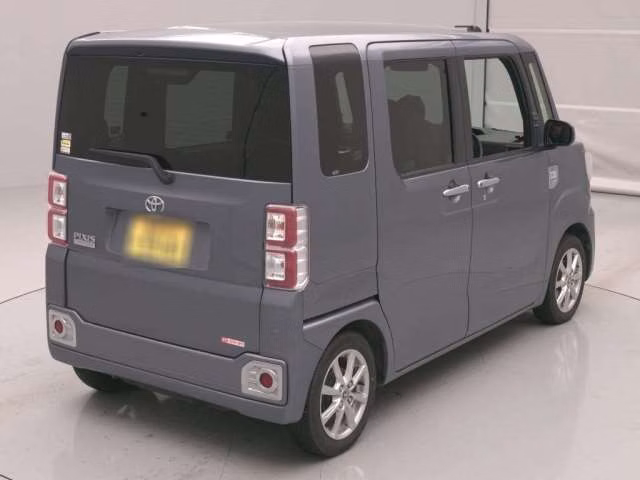 TOYOTA PIXIS MEGA