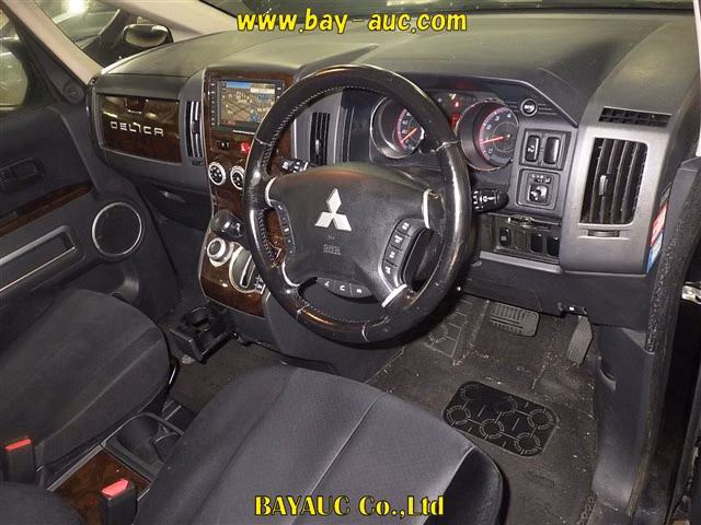 MITSUBISHI DELICA D:5