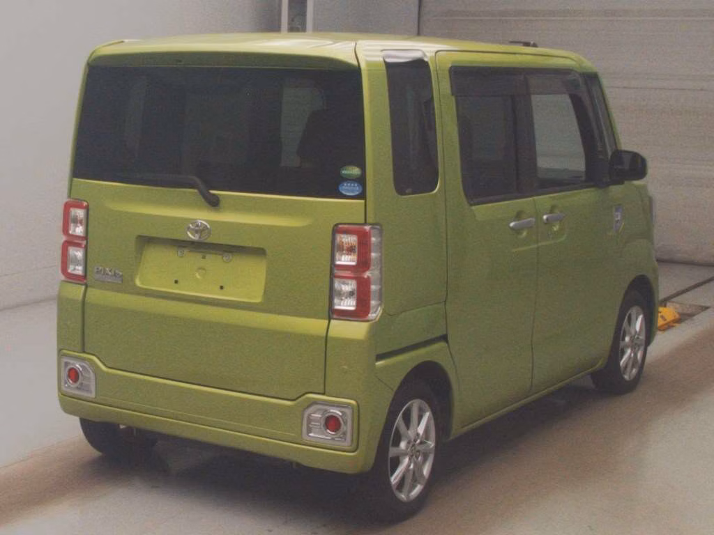 TOYOTA PIXIS MEGA