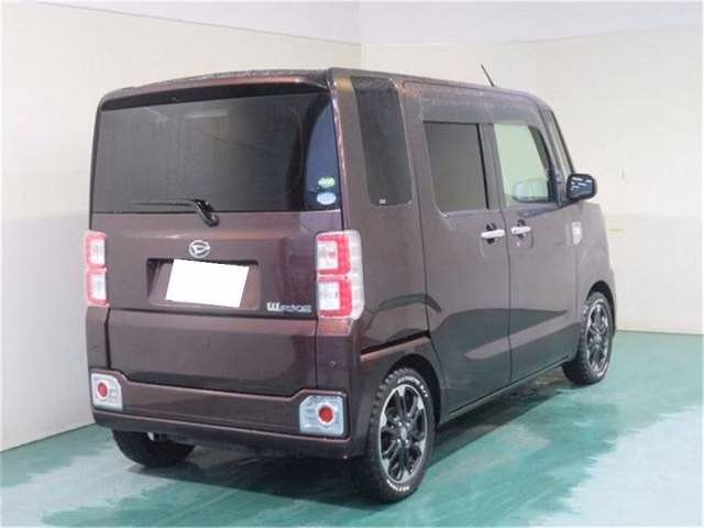 DAIHATSU WAKE