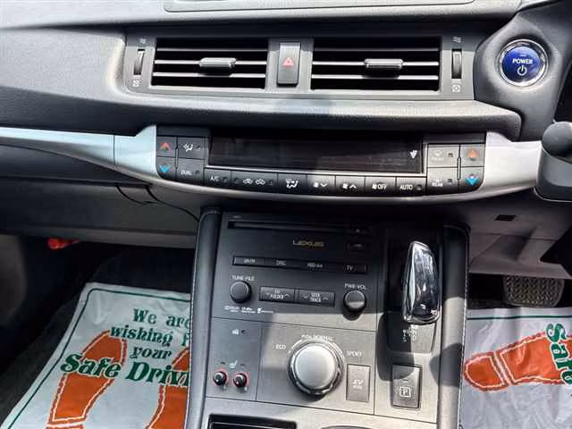 LEXUS CT200H