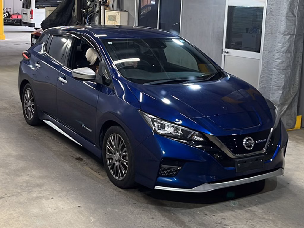 NISSAN LEAF