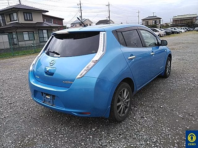 NISSAN LEAF