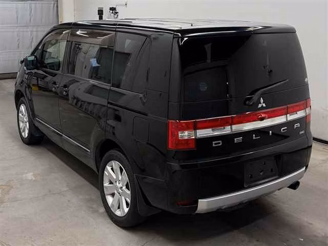 MITSUBISHI DELICA D:5