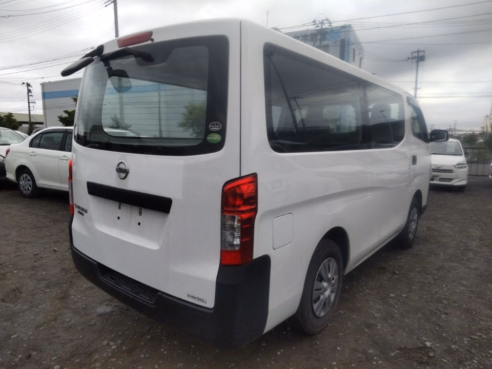 NISSAN NV350 CARAVAN