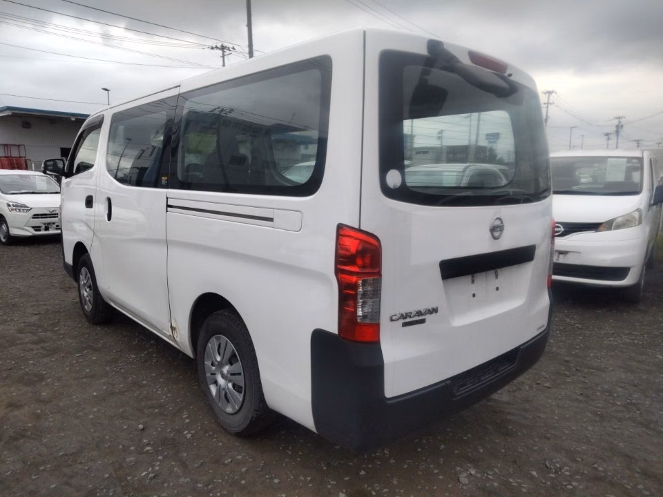 NISSAN NV350 CARAVAN