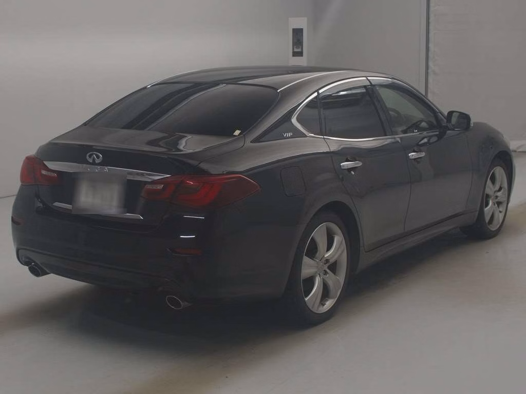 NISSAN FUGA