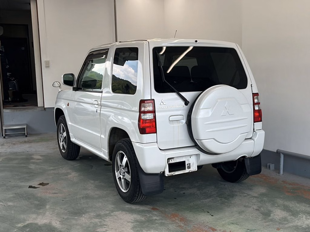 MITSUBISHI PAJERO MINI