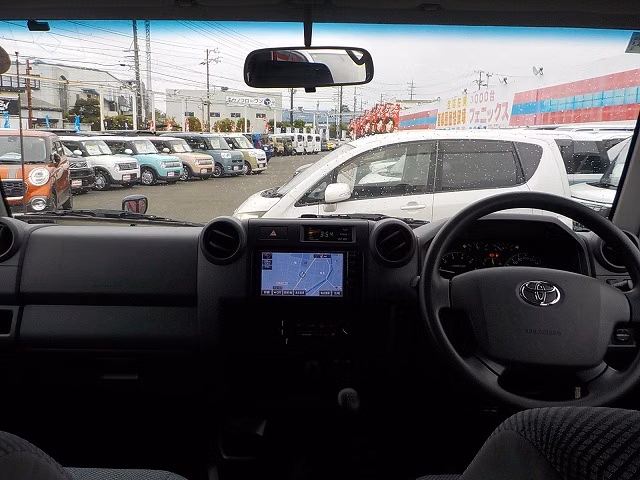 TOYOTA LAND CRUISER