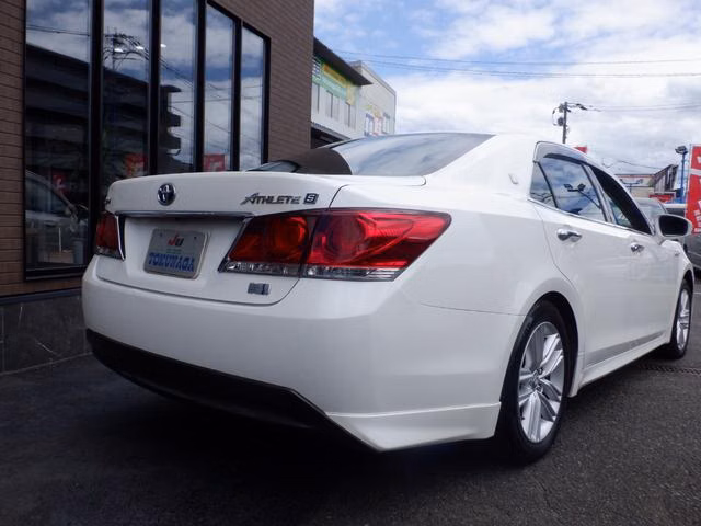 TOYOTA CROWN