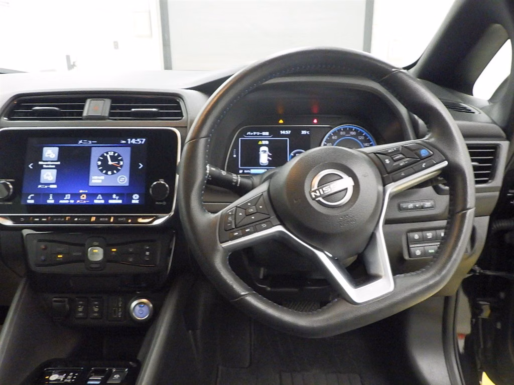 NISSAN LEAF