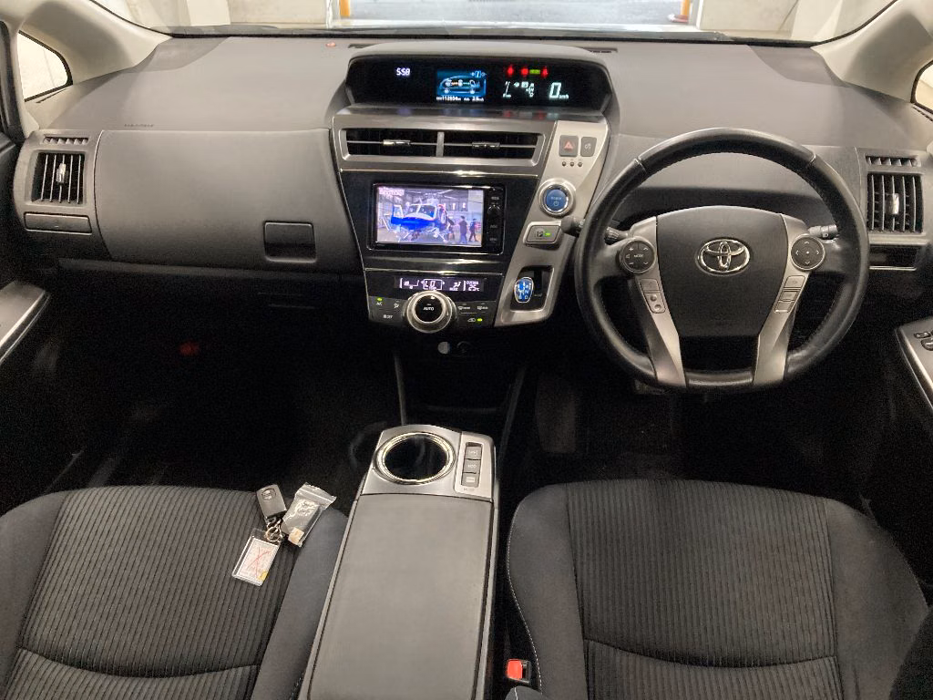 TOYOTA PRIUS ALPHA