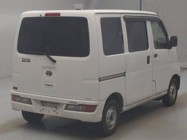TOYOTA PIXIS VAN