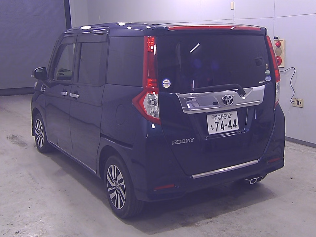 TOYOTA ROOMY