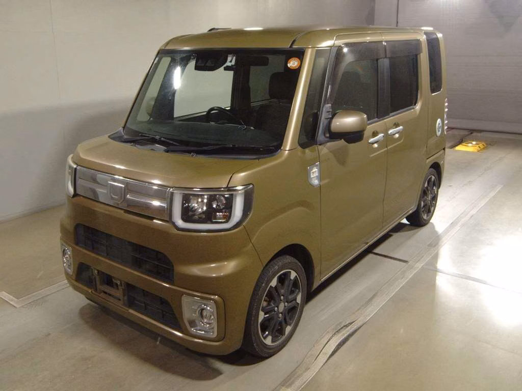 DAIHATSU WAKE