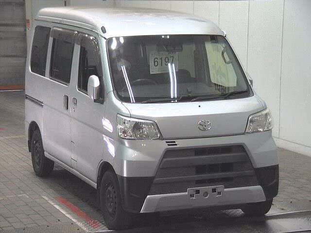 TOYOTA PIXIS VAN