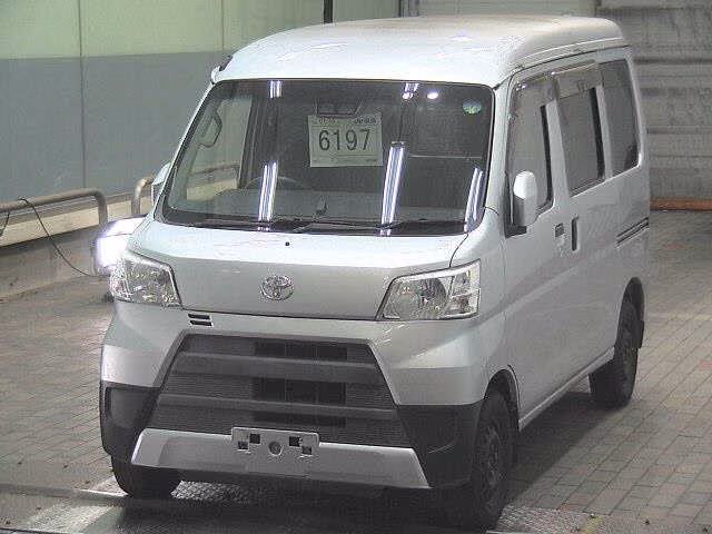 TOYOTA PIXIS VAN