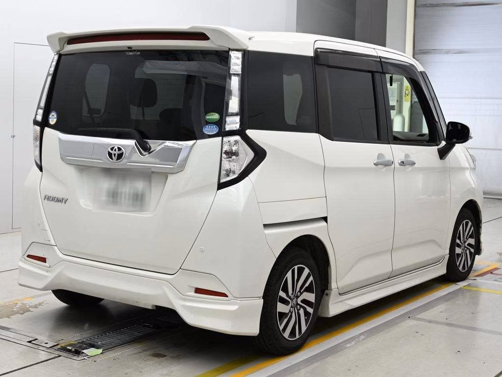 TOYOTA ROOMY