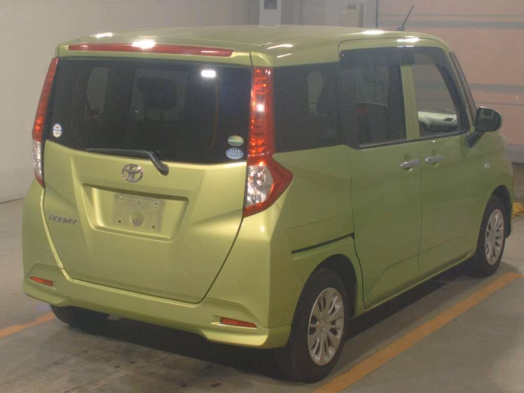 TOYOTA ROOMY
