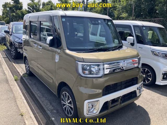 DAIHATSU WAKE