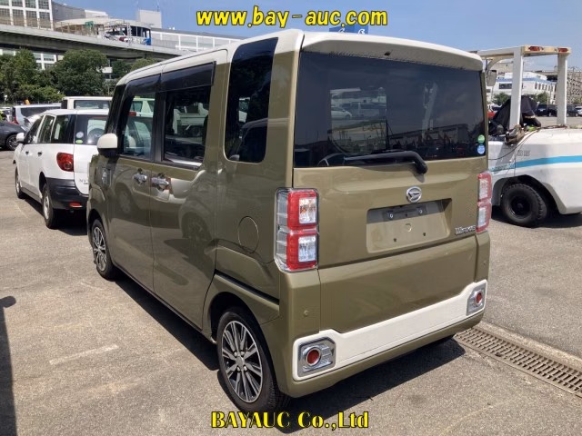 DAIHATSU WAKE