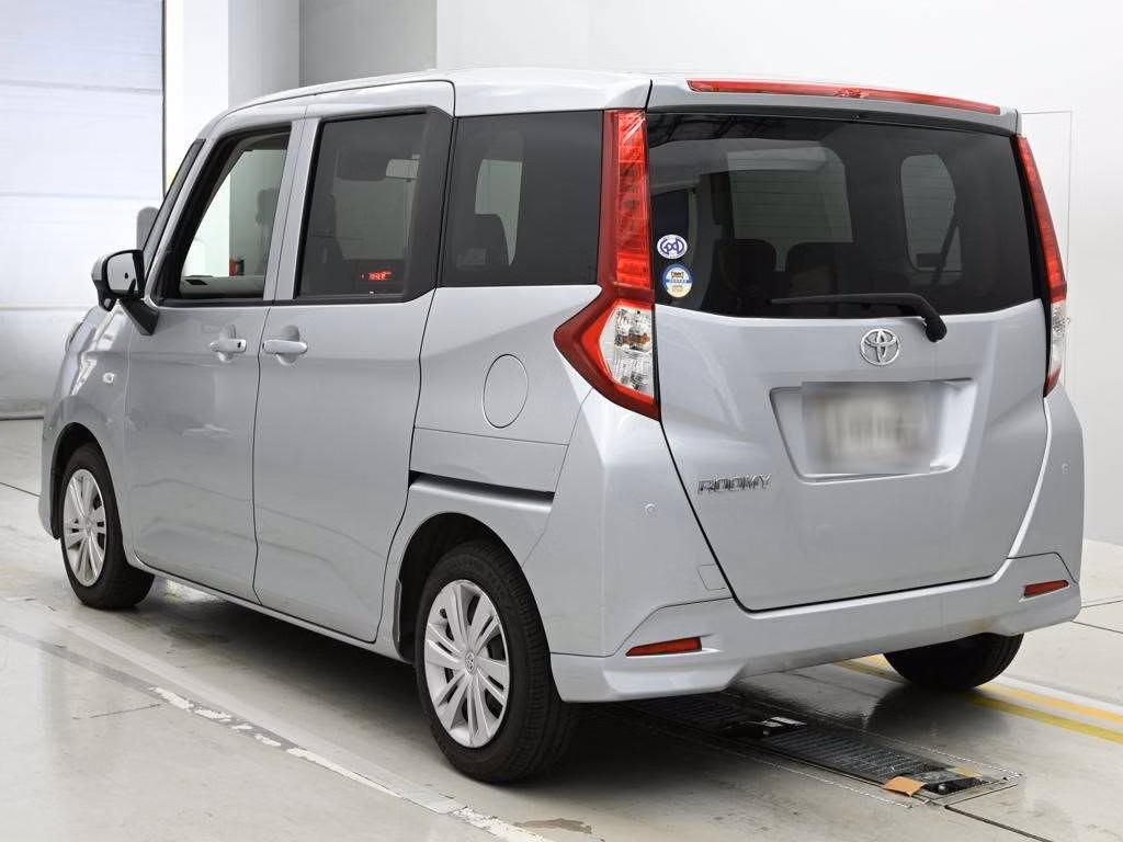 TOYOTA ROOMY