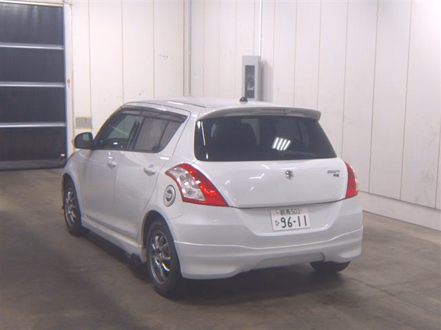 SUZUKI SWIFT