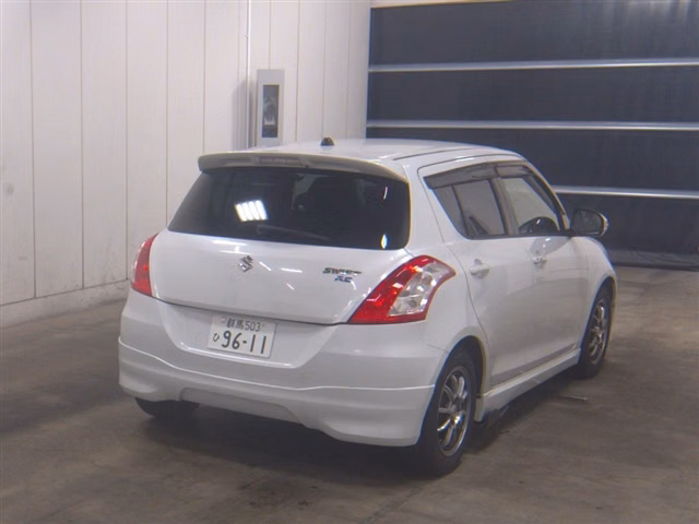 SUZUKI SWIFT