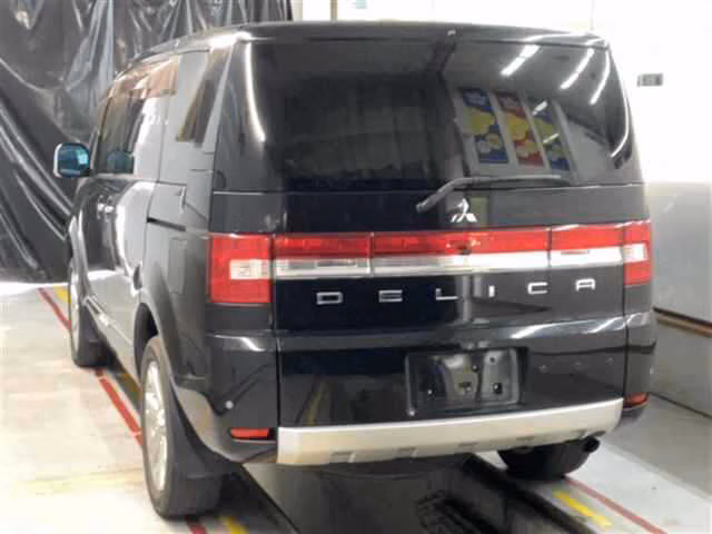 MITSUBISHI DELICA D:5