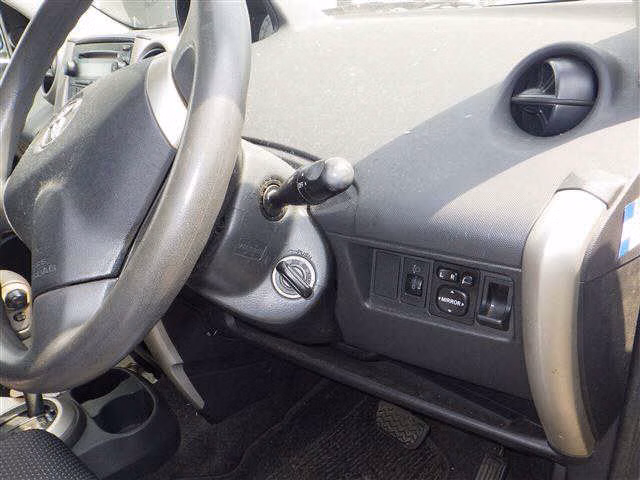 TOYOTA IST